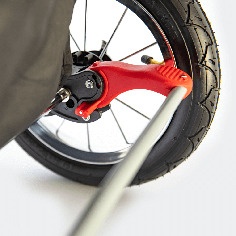 InnoPet® Comfort Air ECO Hundebuggy schwarz grau Hinterrad Nahansicht